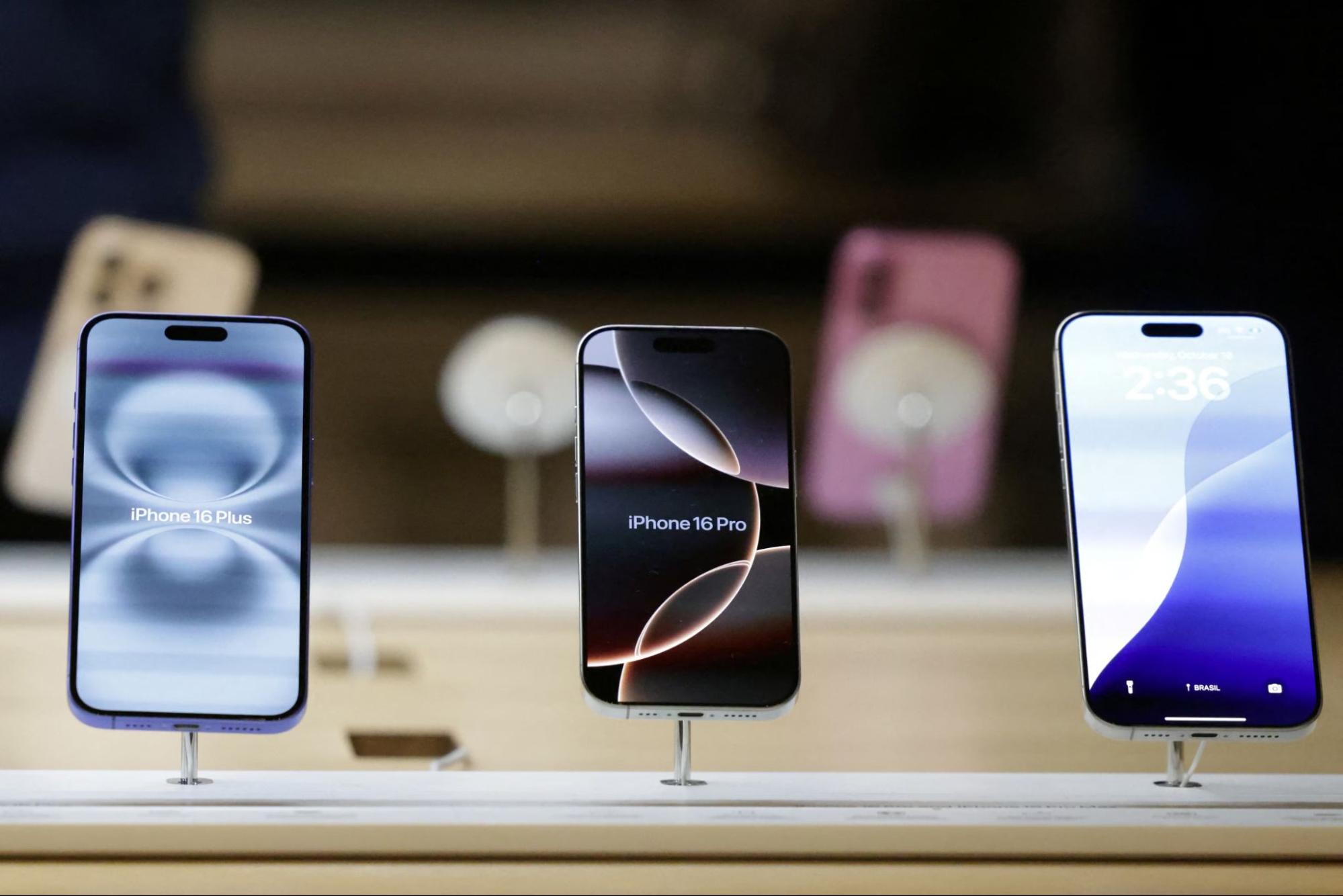 Apple Hits 3 Billion iPhones Sold—But the Road Ahead Looks Less Certain