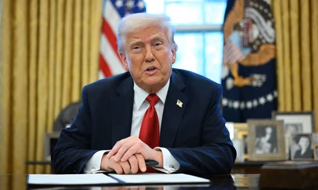 Trump Threatens New Tariffs on EU Goods and iPhones, Roiling Global Markets